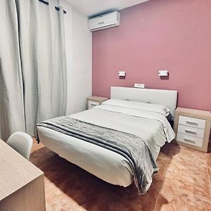 Habitación Estándar con Cama Queen
